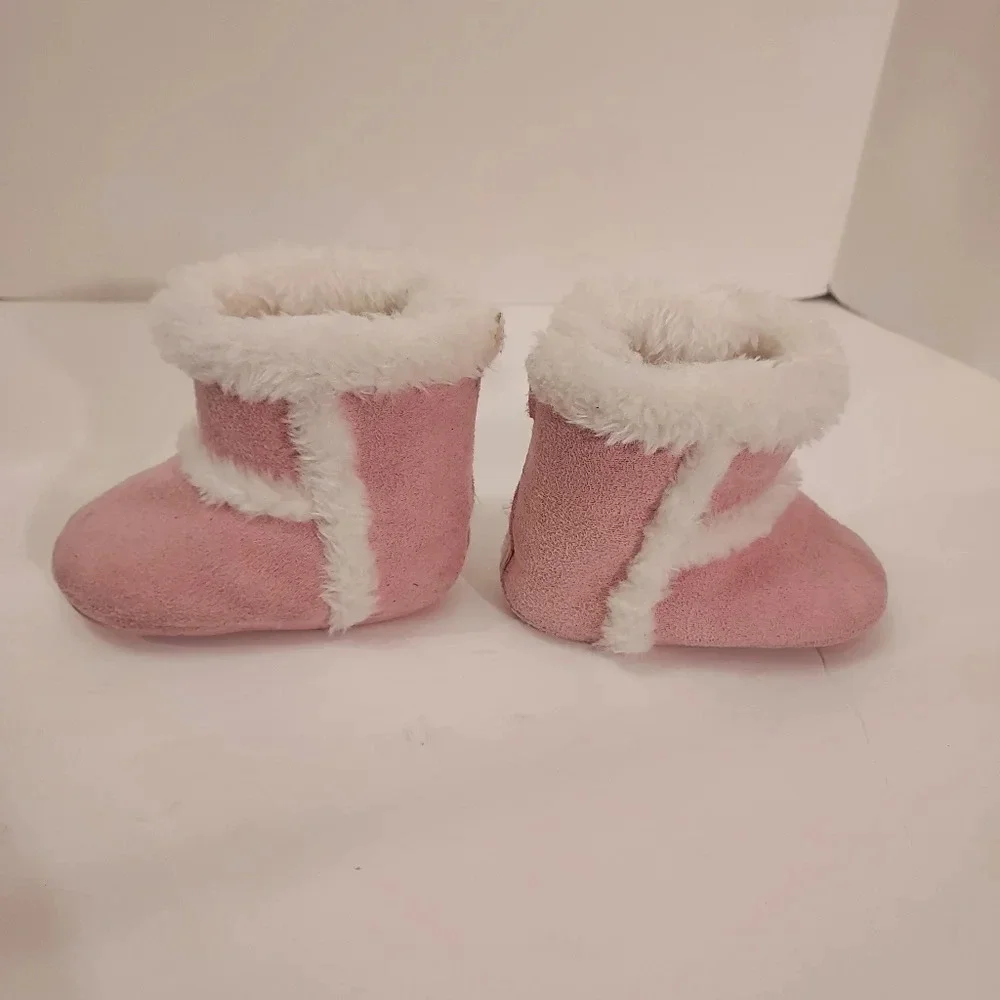 Hot Cakes Baby Girl Pink Fur Booties in Size 3